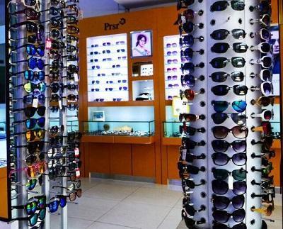 从校园到商圈 一位80后大学生的眼镜店创业传奇，年利润突破200万元